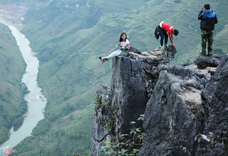 At Ma Phi Leng pass in our North Vietnam 10 days trip